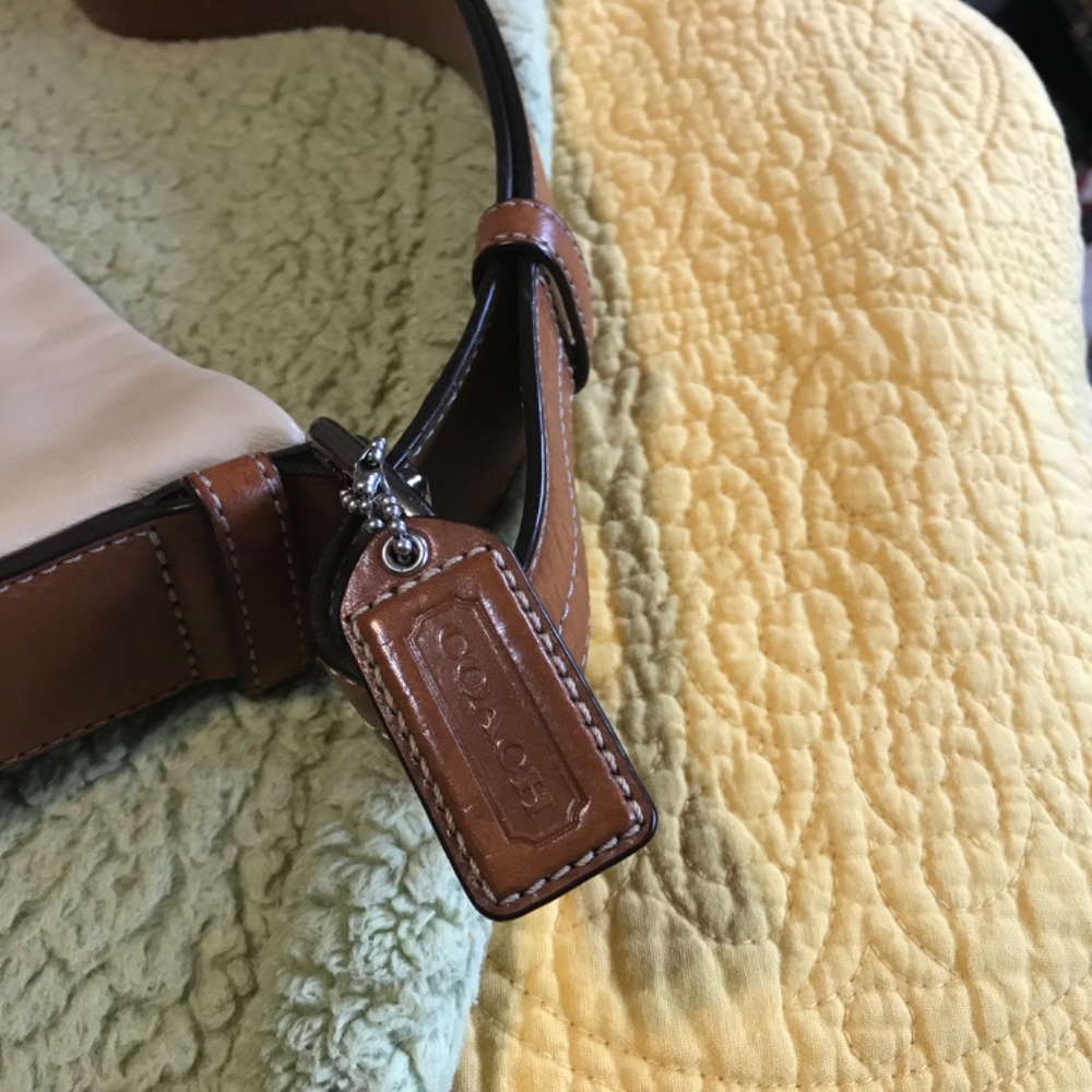 Coach purse - Picture 3 of 7